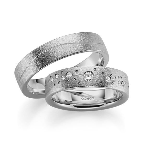 Set Klassieke trouwringen in grijsgoud 14 kt. met in totaal 0,136 ct. Briljant tw/si van acredo