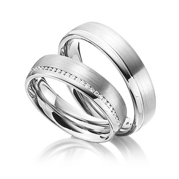 Set Klassieke trouwringen in grijsgoud 14 kt. met in totaal 0,145 ct. Briljant tw/si van Steinberg