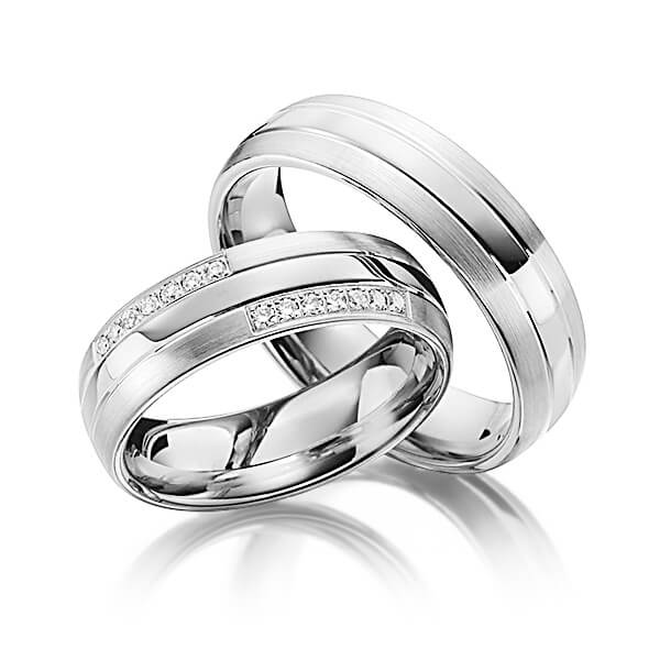 Set Klassieke trouwringen in grijsgoud 14 kt. met in totaal 0,14 ct. Briljant tw/si van Steinberg
