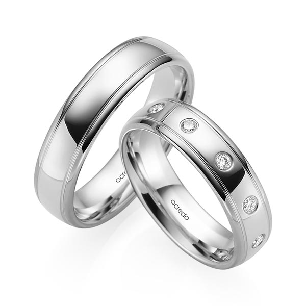 Set Klassieke trouwringen in grijsgoud 14 kt. met in totaal 0,15 ct. Briljant tw/si van acredo