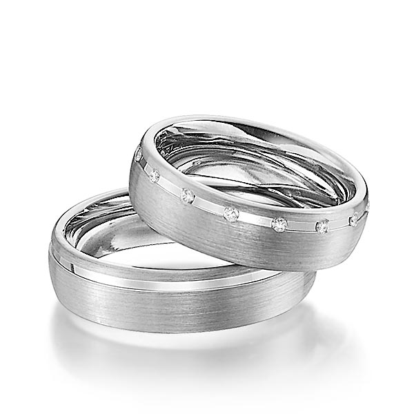 Set Klassieke trouwringen in grijsgoud 14 kt. met in totaal 0,15 ct. Briljant tw/si van Steinberg