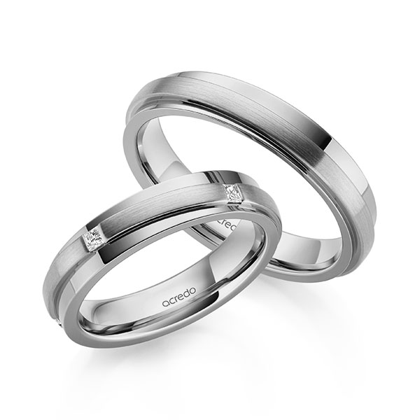 Set Klassieke trouwringen in grijsgoud 14 kt. met in totaal 0,15 ct. Princess-Diamant tw/si van acredo