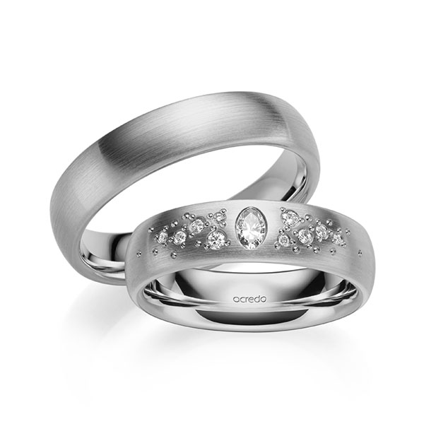 Set klassieke trouwringen in grijsgoud 14 kt. met in totaal 0,186 ct. Briljant tw,vs van acredo - A-2124-2 Set klassieke trouwringen in grijsgoud 14 kt. met in totaal 0,186 ct. Briljant tw,vs van acredo - A-2124-2