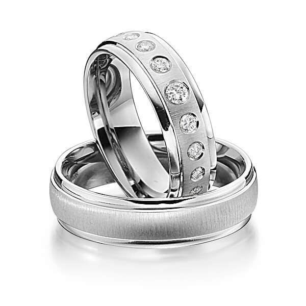 Set Klassieke trouwringen in grijsgoud 14 kt. met in totaal 0,19 ct. Briljant tw/si van Steinberg
