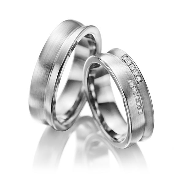 Set Klassieke trouwringen in grijsgoud 14 kt. met in totaal 0,1 ct. Briljant tw/si van Eternal Touch