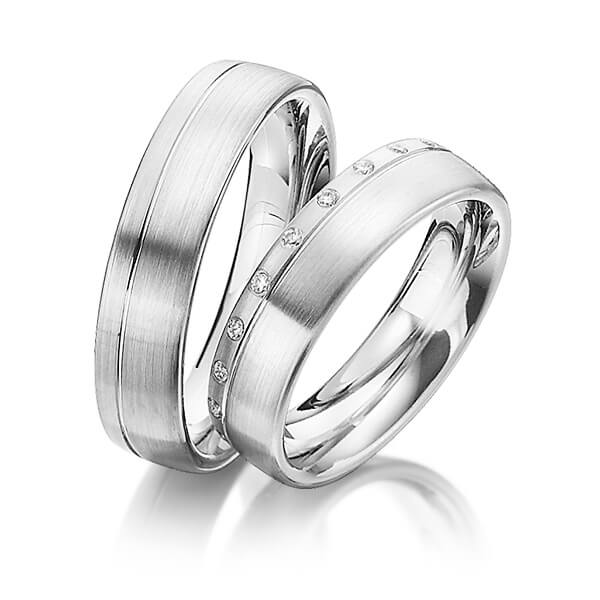 Set Klassieke trouwringen in grijsgoud 14 kt. met in totaal 0,21 ct. Briljant tw/si van Steinberg