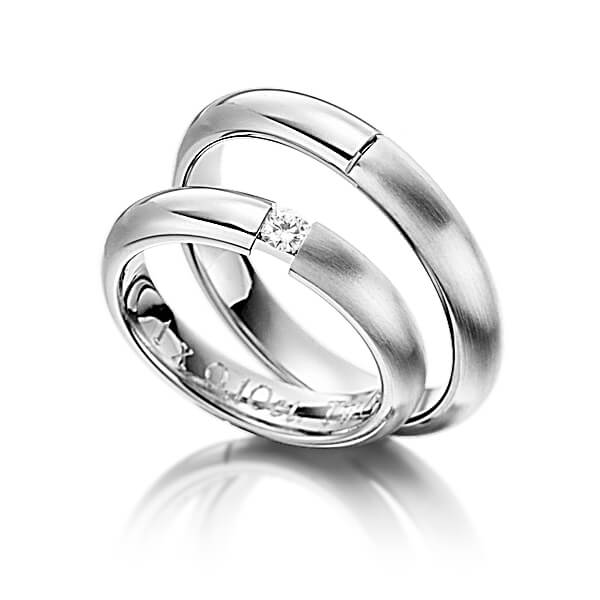 Set Klassieke trouwringen in grijsgoud 14 kt. met in totaal 0,25 ct. Briljant tw/si van Eternal Touch