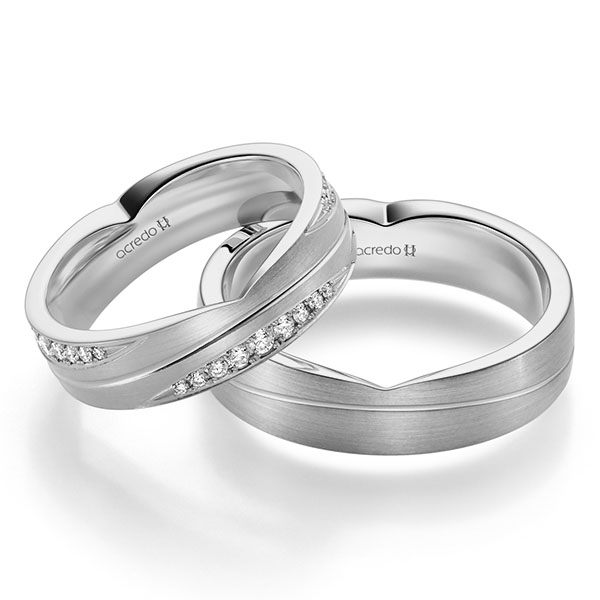 Set Klassieke trouwringen in grijsgoud 14 kt. met in totaal 0,384 ct. Briljant tw/si van acredo Set Klassieke trouwringen in grijsgoud 14 kt. met in totaal 0,384 ct. Briljant tw/si van acredo