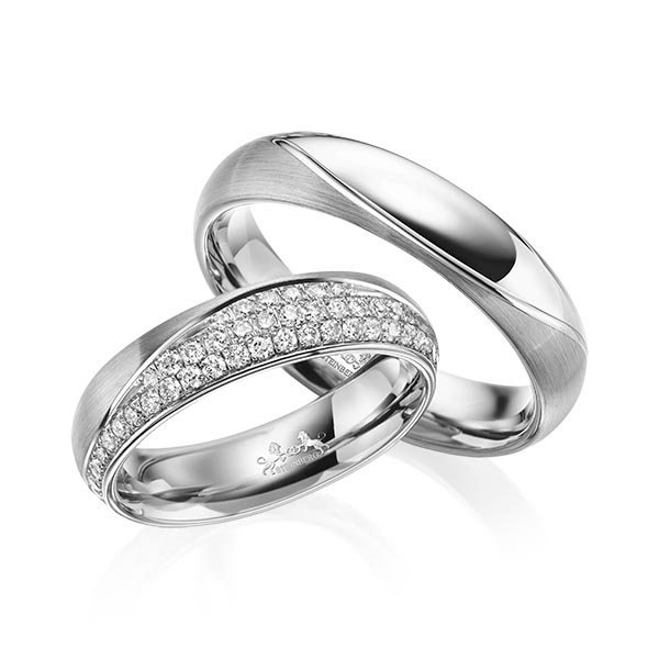 Set Klassieke trouwringen in grijsgoud 14 kt. met in totaal 0,77 ct. Briljant tw/si van Steinberg