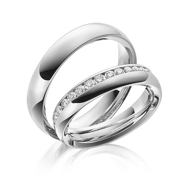 Set klassieke trouwringen in grijsgoud 14 kt. met in totaal 0,8 ct. Briljant tw/si van Steinberg