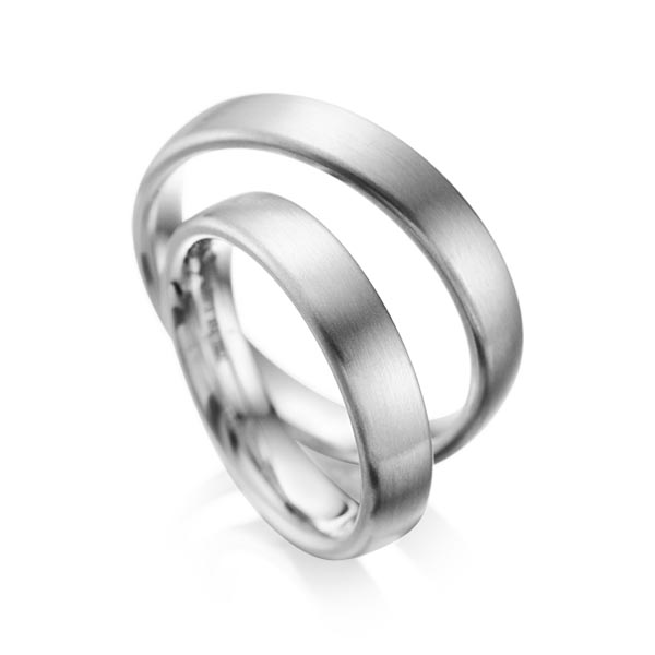 Set klassieke trouwringen in grijsgoud 14 kt. van acredo - A-1081-6