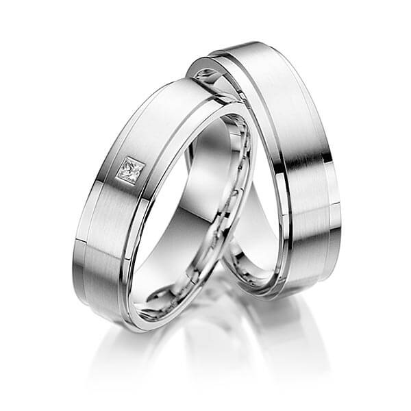 Set Klassieke trouwringen in inside witgoud 14 kt. , outside witgoud 14 kt. met in totaal 0,03 ct. Princess-Diamant tw,vs van acredo