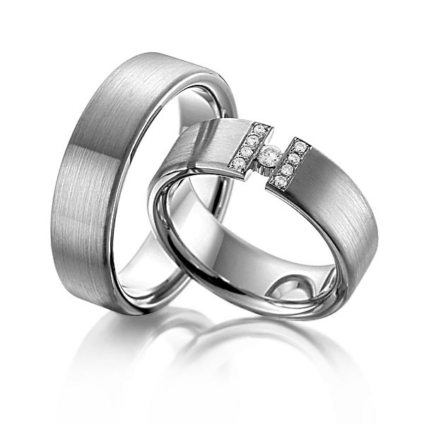 Set klassieke trouwringen in palladium 14 kt. met in totaal 0,13 ct. Briljant tw/si van Steinberg