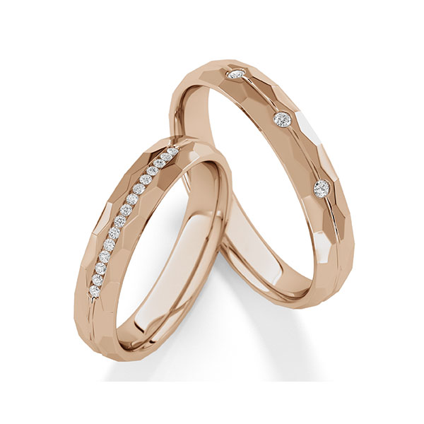 Set Klassieke trouwringen in Peach-Gold 585 met in totaal 0,15 ct. Briljant tw,vs van Steinberg