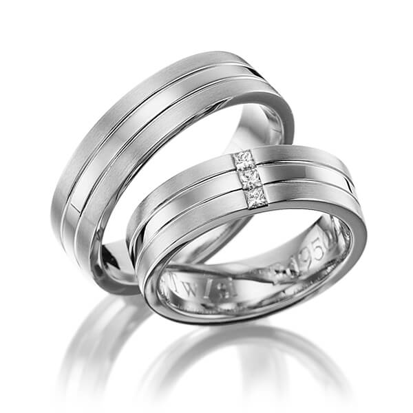 Set Klassieke trouwringen in platina 950 met in totaal 0,12 ct. Princess-Diamant tw,vs van Eternal Touch - Y-1148-2 Set Klassieke trouwringen in platina 950 met in totaal 0,12 ct. Princess-Diamant tw,vs van Eternal Touch - Y-1148-2