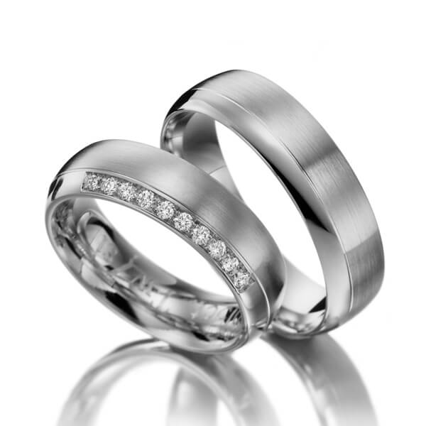 Set Klassieke trouwringen in platina 950 met in totaal 0,15 ct. Briljant tw/si van Eternal Touch
