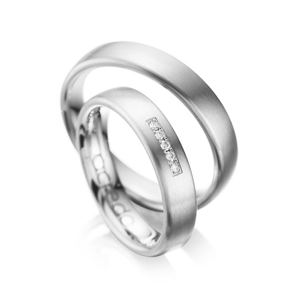 Set klassieke trouwringen in River platina 950 met in totaal 0,05 ct. Briljant tw/si van acredo - A-1052-4 Set klassieke trouwringen in River platina 950 met in totaal 0,05 ct. Briljant tw/si van acredo - A-1052-4