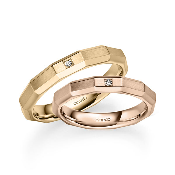 Set Klassieke trouwringen in roodgoud 14 kt. met in totaal 0,02 ct. Briljant tw/si van acredo