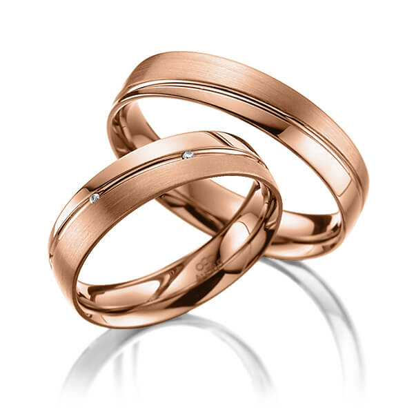 Set Klassieke trouwringen in roodgoud 14 kt. met in totaal 0,035 ct. Briljant tw/si van acredo - A-3006-2 Set Klassieke trouwringen in roodgoud 14 kt. met in totaal 0,035 ct. Briljant tw/si van acredo - A-3006-2