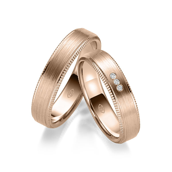 Set Klassieke trouwringen in roodgoud 14 kt. met in totaal 0,03 ct. Briljant tw/si - UQ-1024-5 Set Klassieke trouwringen in roodgoud 14 kt. met in totaal 0,03 ct. Briljant tw/si - UQ-1024-5