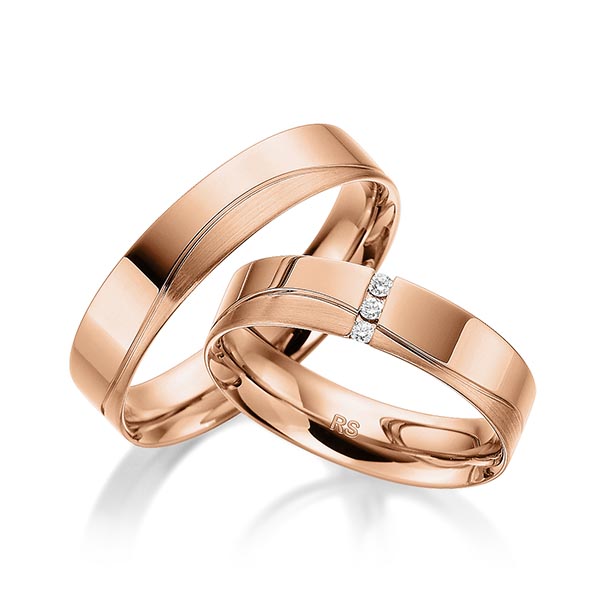 Set Klassieke trouwringen in roodgoud 14 kt. met in totaal 0,045 ct. Briljant tw/si van acredo