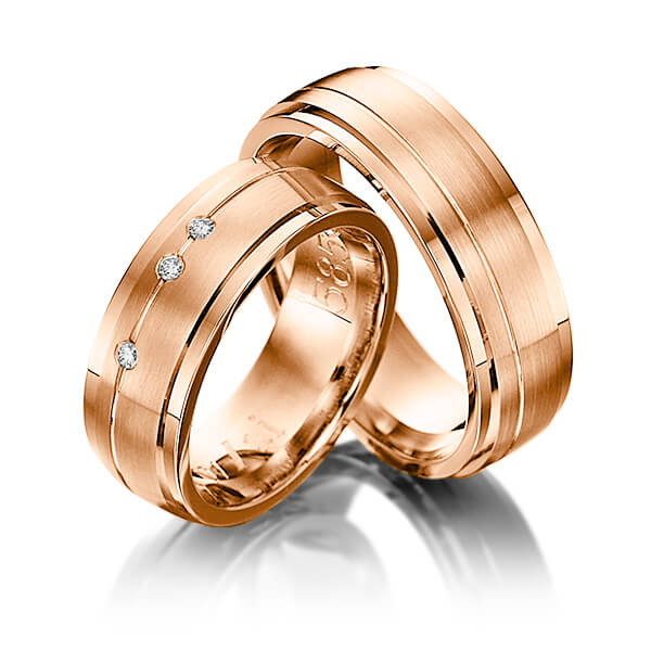 Set Klassieke trouwringen in roodgoud 14 kt. met in totaal 0,045 ct. Briljant tw/si van Eternal Touch - Y-1081-8 Set Klassieke trouwringen in roodgoud 14 kt. met in totaal 0,045 ct. Briljant tw/si van Eternal Touch - Y-1081-8