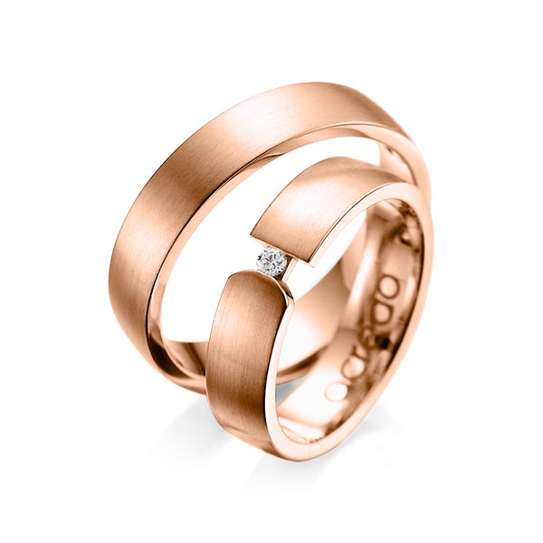 Set klassieke trouwringen in roodgoud 14 kt. met in totaal 0,04 ct. Briljant tw/si van acredo - A-1069-10