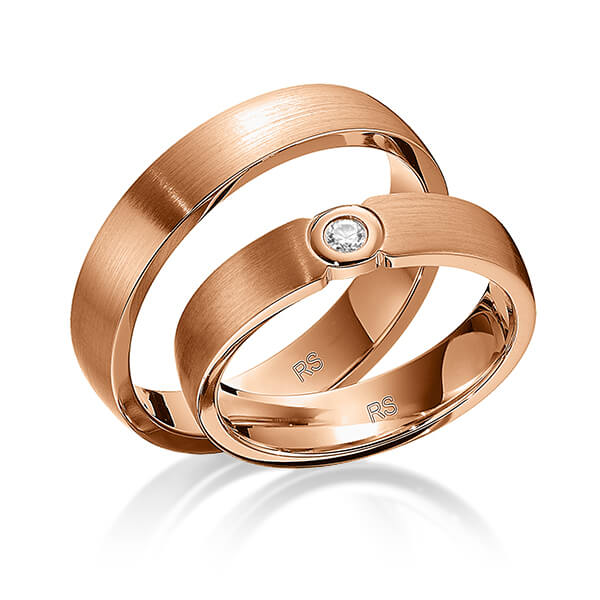 Set klassieke trouwringen in roodgoud 14 kt. met in totaal 0,05 ct. Briljant tw/si van acredo - S-1132-4