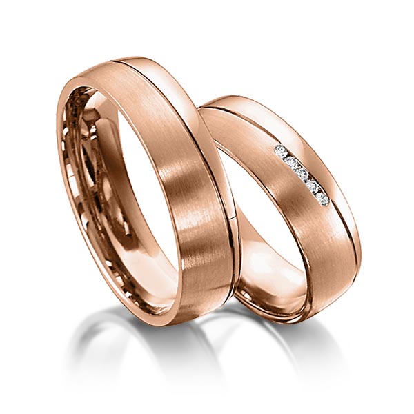 Set Klassieke trouwringen in roodgoud 14 kt. met in totaal 0,05 ct. Briljant tw/si van acredo