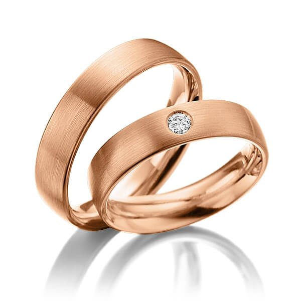 Set klassieke trouwringen in roodgoud 14 kt. met in totaal 0,05 ct. Briljant tw/si van Steinberg - Q-1013-3