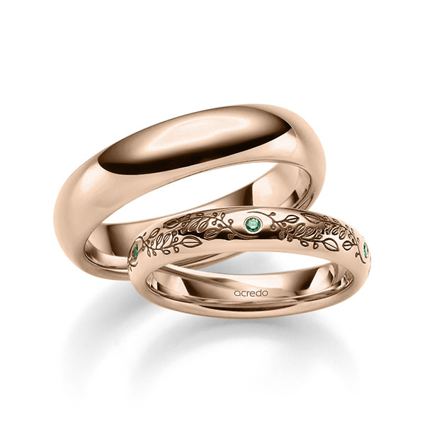 Set klassieke trouwringen in roodgoud 14 kt. met in totaal 0,05 ct. Briljant van acredo