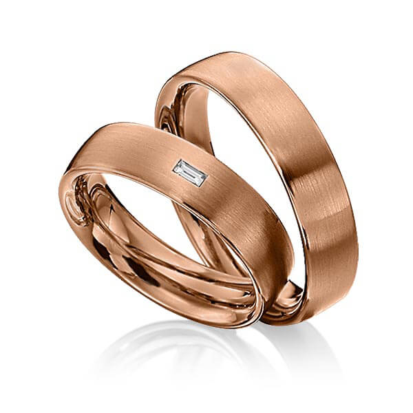Set klassieke trouwringen in roodgoud 14 kt. met in totaal 0,06 ct. Baguette-Diamant tw,vs van Eternal Touch