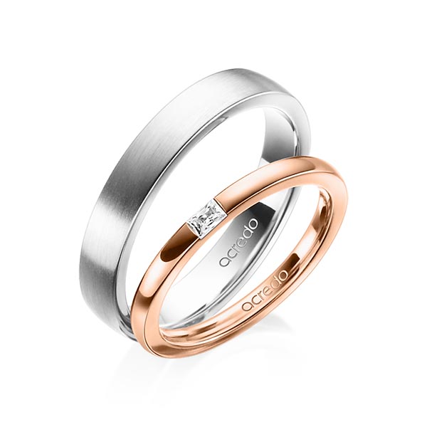 Set klassieke trouwringen in roodgoud 14 kt. met in totaal 0,07 ct. Baguette-Diamant tw,vs van acredo