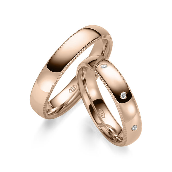 Set Klassieke trouwringen in roodgoud 14 kt. met in totaal 0,08 ct. Briljant tw/si 