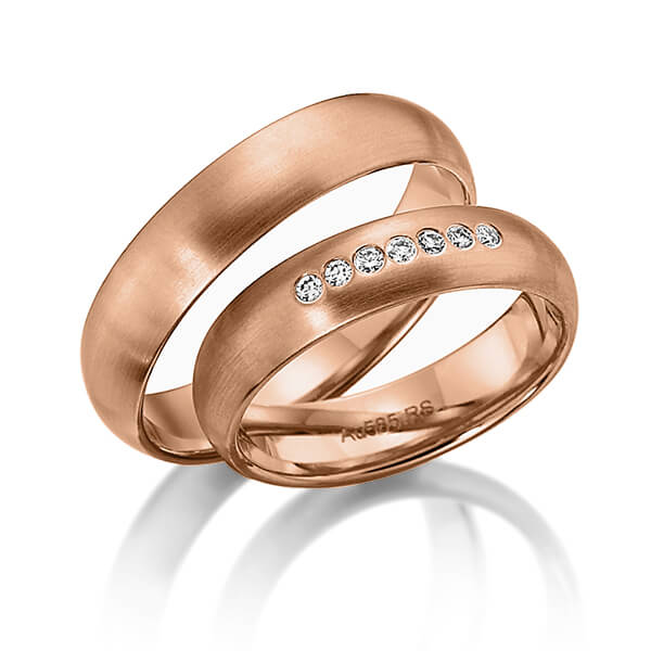 Set klassieke trouwringen in roodgoud 14 kt. met in totaal 0,105 ct. Briljant tw/si van acredo - S-1122-3