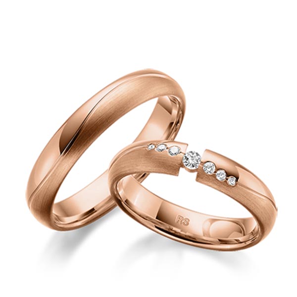 Set Klassieke trouwringen in roodgoud 14 kt. met in totaal 0,11 ct. Briljant tw/si van acredo