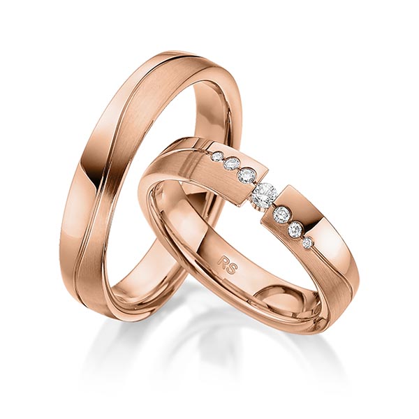 Set Klassieke trouwringen in roodgoud 14 kt. met in totaal 0,11 ct. Briljant tw/si van acredo