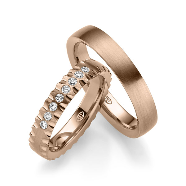 Set Klassieke trouwringen in roodgoud 14 kt. met in totaal 0,16 ct. Briljant tw/si van Merii