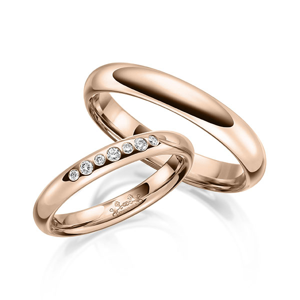 Set klassieke trouwringen in roodgoud 14 kt. met in totaal 0,1 ct. Briljant tw/si van Steinberg
