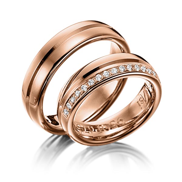 Set Klassieke trouwringen in roodgoud 14 kt. met in totaal 0,225 ct. Briljant tw/si van Eternal Touch - Y-1131-8 Set Klassieke trouwringen in roodgoud 14 kt. met in totaal 0,225 ct. Briljant tw/si van Eternal Touch - Y-1131-8