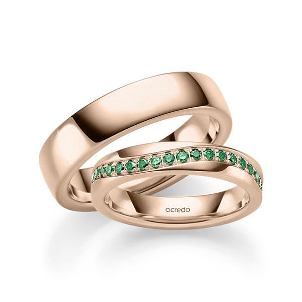 Set klassieke trouwringen in roodgoud 14 kt. met in totaal 0,3 ct. Briljant van acredo
