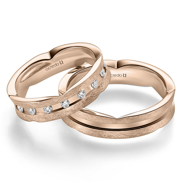 Set Klassieke trouwringen in roodgoud 14 kt. met in totaal 0,48 ct. Briljant tw/si van acredo