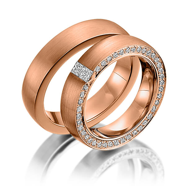 Set klassieke trouwringen in roodgoud 14 kt. met in totaal 0,65 ct. Princess-Diamant & Briljant tw/si van Steinberg
