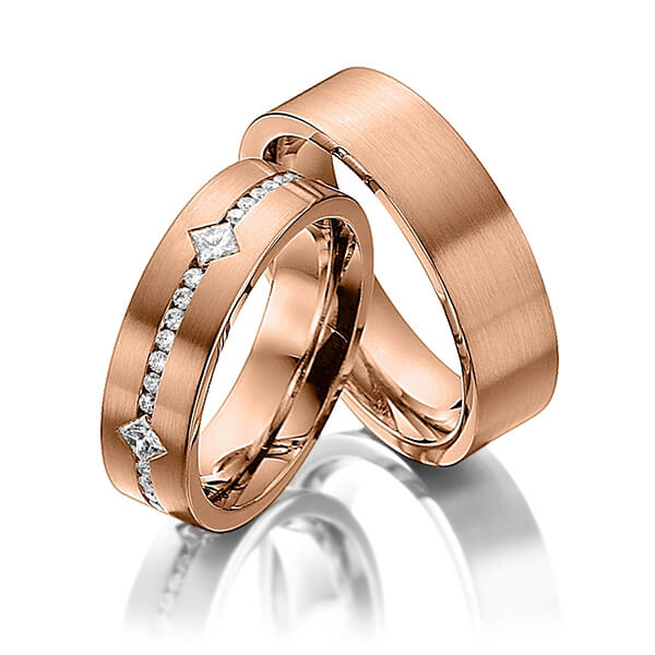 Set klassieke trouwringen in roodgoud 14 kt. met in totaal 0,95 ct. Briljant & Princess-Diamant tw/si van Steinberg