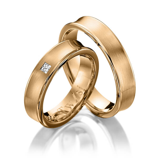 Set klassieke trouwringen in roségoud 14 kt. met in totaal 0,06 ct. Princess-Diamant tw/si van Steinberg - Q-1240-5 Set klassieke trouwringen in roségoud 14 kt. met in totaal 0,06 ct. Princess-Diamant tw/si van Steinberg - Q-1240-5