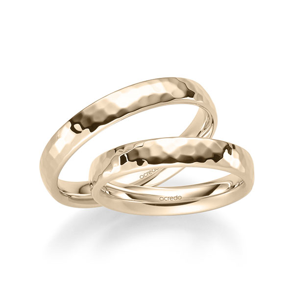 Set klassieke trouwringen in Signature Goud 585 hamerslag van acredo