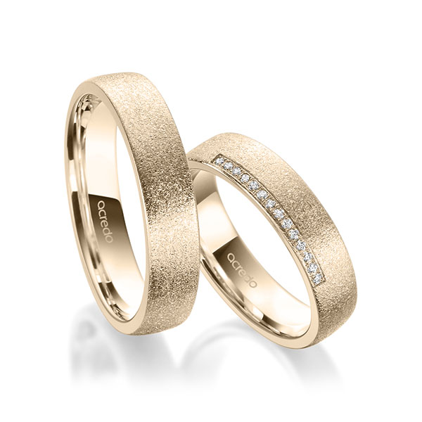Set klassieke trouwringen in Signature Goud 585 met in totaal 0,07 ct. Briljant tw/si van acredo