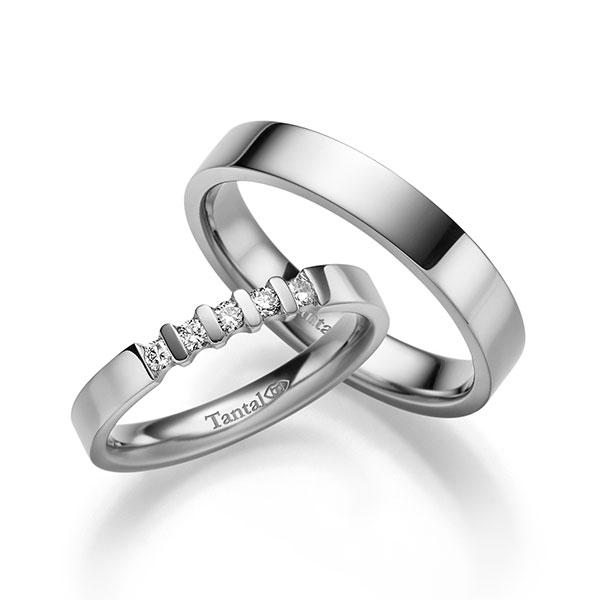 Set Klassieke trouwringen in Tantalum met in totaal 0,15 ct. Briljant tw/si 
