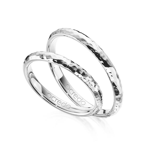 Set klassieke trouwringen in witgoud 14 kt. hamerslag van acredo - A-1360-1