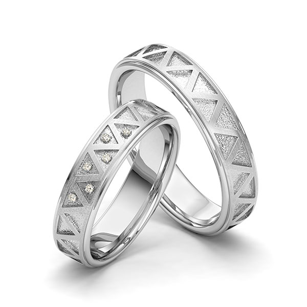 Set Klassieke trouwringen in witgoud 14 kt. Laser Structuur met in totaal 0,045 ct. Briljant tw/si van Eternal Touch